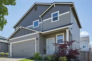 976 NE Trillium Dr, Estacada, OR 97023 - Photo 2