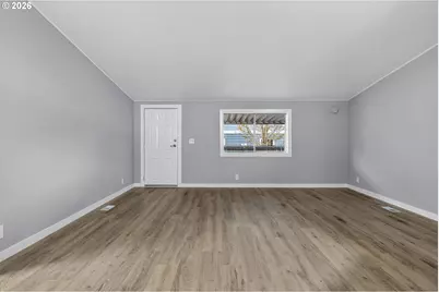 1500 NE Gabriela Ct, Salem, OR 97301 - Photo 6