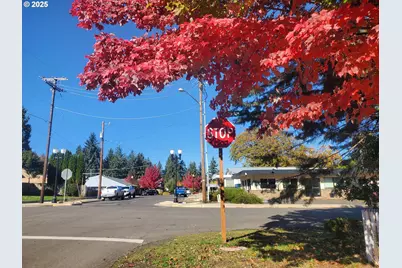 4th Ave, Veneta, OR 97487 - Photo 12