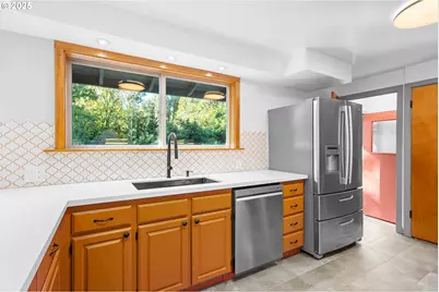 12802 SE Knapp St, Portland, OR 97236 - Photo 8