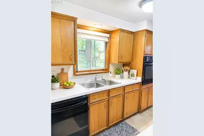 2180 W 24th Ave, Eugene, OR 97405 - Photo 22