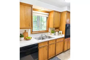 2180 W 24th Ave, Eugene, OR 97405 - Photo 22