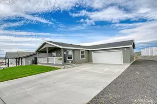 3027 SW Terrace Dr, Pendleton, OR 97801 - Photo 1