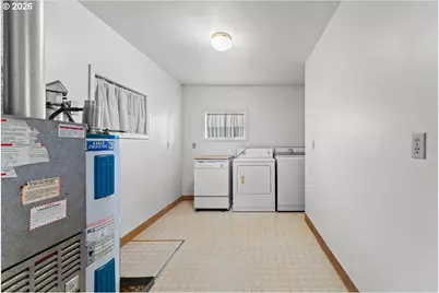 5926 NE Going St, Portland, OR 97218 - Photo 14