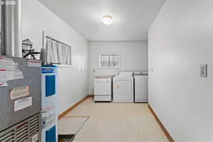 5926 NE Going St, Portland, OR 97218 - Photo 14