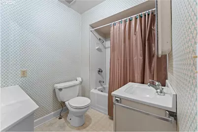 5926 NE Going St, Portland, OR 97218 - Photo 16