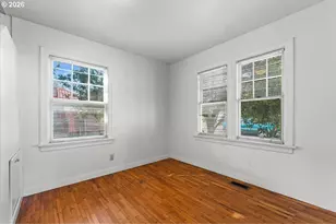 5926 NE Going St, Portland, OR 97218 - Photo 8