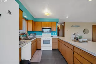 126 N Harbor St, Rockaway Beach, OR 97136 - Photo 6