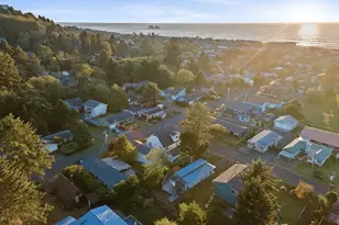 126 N Harbor St, Rockaway Beach, OR 97136 - Photo 22