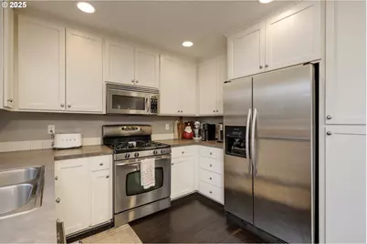 400 SW 14th Ct, Canby, OR 97013 - Photo 8