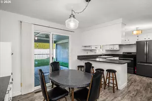 472 Springdale Ave, Springfield, OR 97477 - Photo 12