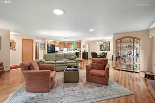903 NE 3rd Ave, Hillsboro, OR 97124 - Photo 8