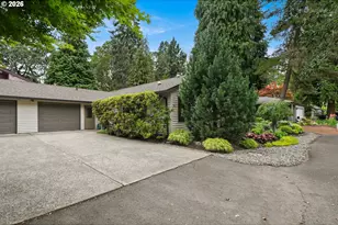903 NE 3rd Ave, Hillsboro, OR 97124 - Photo 4