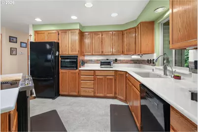 903 NE 3rd Ave, Hillsboro, OR 97124 - Photo 14