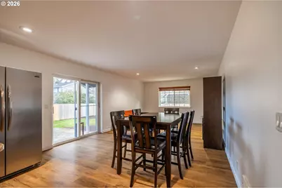 1057 4th St SE, Bandon, OR 97411 - Photo 16