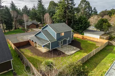 1057 4th St SE, Bandon, OR 97411 - Photo 36