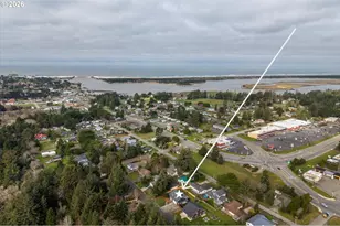 1057 4th St SE, Bandon, OR 97411 - Photo 4