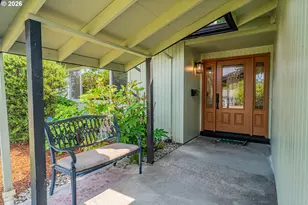 13520 SW Devonshire Dr, Beaverton, OR 97005 - Photo 2