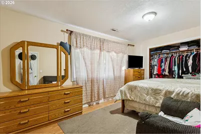 70 SW Williams Dr, Beaverton, OR 97005 - Photo 10