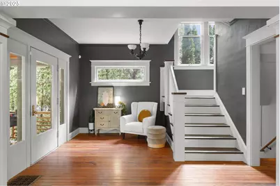 4000 NE Hassalo St, Portland, OR 97232 - Photo 8