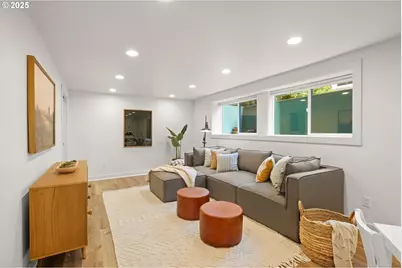 4000 NE Hassalo St, Portland, OR 97232 - Photo 36