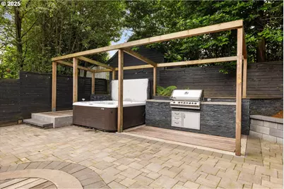 4000 NE Hassalo St, Portland, OR 97232 - Photo 44