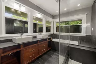 4000 NE Hassalo St, Portland, OR 97232 - Photo 32