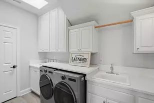 9045 NW Murdock St, Portland, OR 97229 - Photo 28