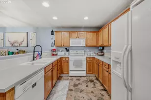 20520 NE Shore View Dr, Fairview, OR 97024 - Photo 12