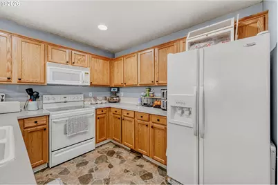 20520 NE Shore View Dr, Fairview, OR 97024 - Photo 14