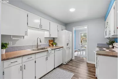 20464 SW Rosa Dr, Beaverton, OR 97078 - Photo 10