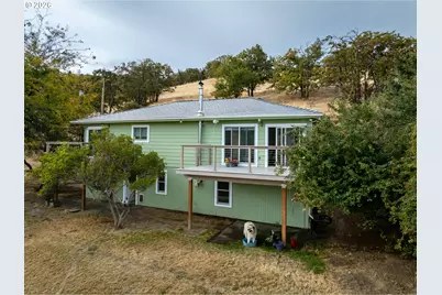 4255 Pleasant Ridge Rd, The Dalles, OR 97058 - Photo 4