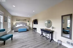 90022 Ocean Dr, Warrenton, OR 97146 - Photo 18