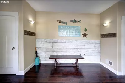90022 Ocean Dr, Warrenton, OR 97146 - Photo 16