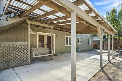 2439 SW 33rd St, Redmond, OR 97756 - Photo 44