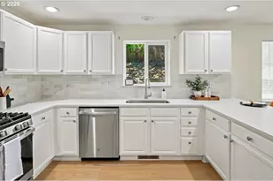 2439 SW 33rd St, Redmond, OR 97756 - Photo 12