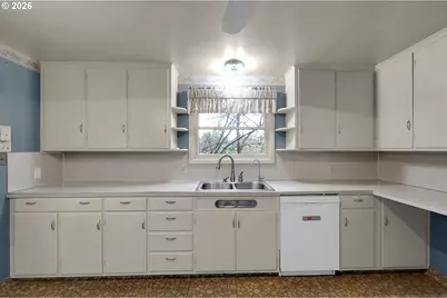 605 Fulvue Dr, Eugene, OR 97405 - Photo 10