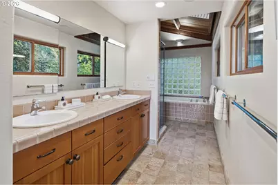 13537 Fielding Rd, Lake Oswego, OR 97034 - Photo 26