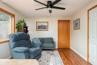 11240 SE Cranberry Loop, Clackamas, OR 97015 - Photo 16