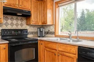 11240 SE Cranberry Loop, Clackamas, OR 97015 - Photo 14