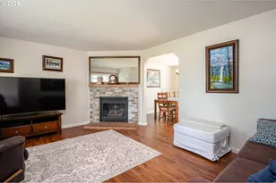 11240 SE Cranberry Loop, Clackamas, OR 97015 - Photo 4