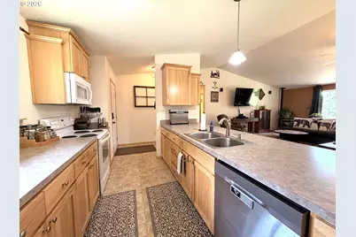 11510 Tiller Trail Hwy, Days Creek, OR 97429 - Photo 10