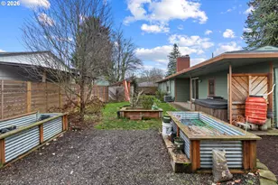 10644 NE Russell Ct, Portland, OR 97220 - Photo 40