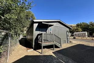 105 Columbia Ave, Wishram, WA 98673 - Photo 6