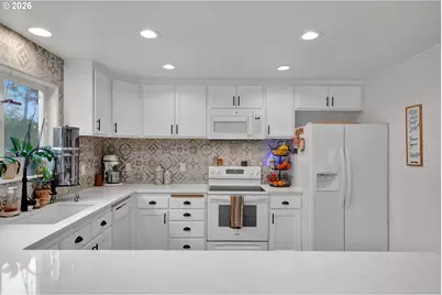 1265 Laurel St, Florence, OR 97439 - Photo 16