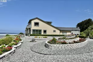 28978 Vizcaino Ct, Gold Beach, OR 97444 - Photo 2