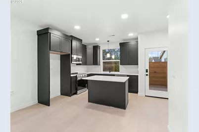 11067 SW 61st Ave #5, Portland, OR 97219 - Photo 4