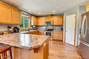 42047 Eddy Point Ln, Astoria, OR 97103 - Photo 12