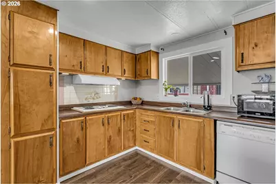 841 SW Liberty Bell Dr, Beaverton, OR 97006 - Photo 10