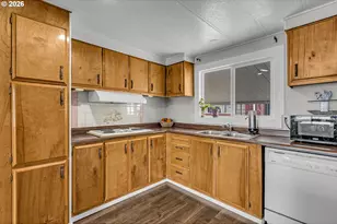 841 SW Liberty Bell Dr, Beaverton, OR 97006 - Photo 10